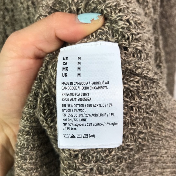 American Eagle V Neck Pullover Sweater - Picture 4 of 6